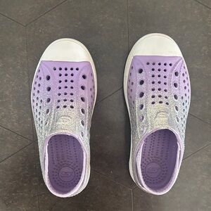 Skechers Lavender and Silver Slip-On Sneakers Foamies Guzman